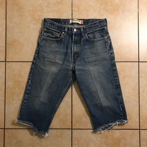 Levi’s Strauss & Co. Blue Regular Fit Denim Capris